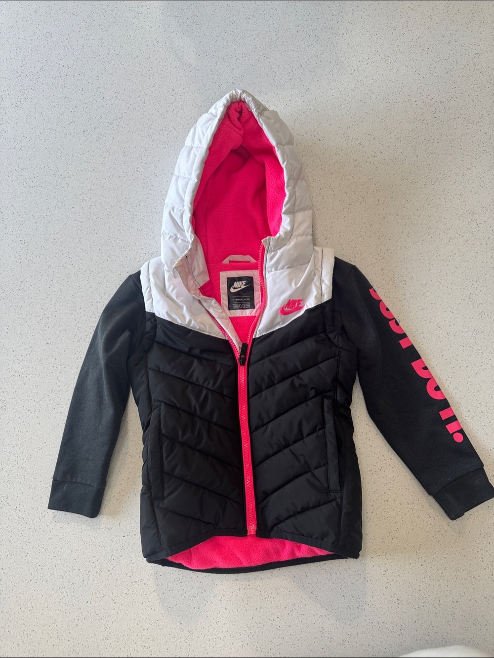 Toddler girls Nike Black, White & Pink Girls' Hooded Puffer Jacket. Size 4T.